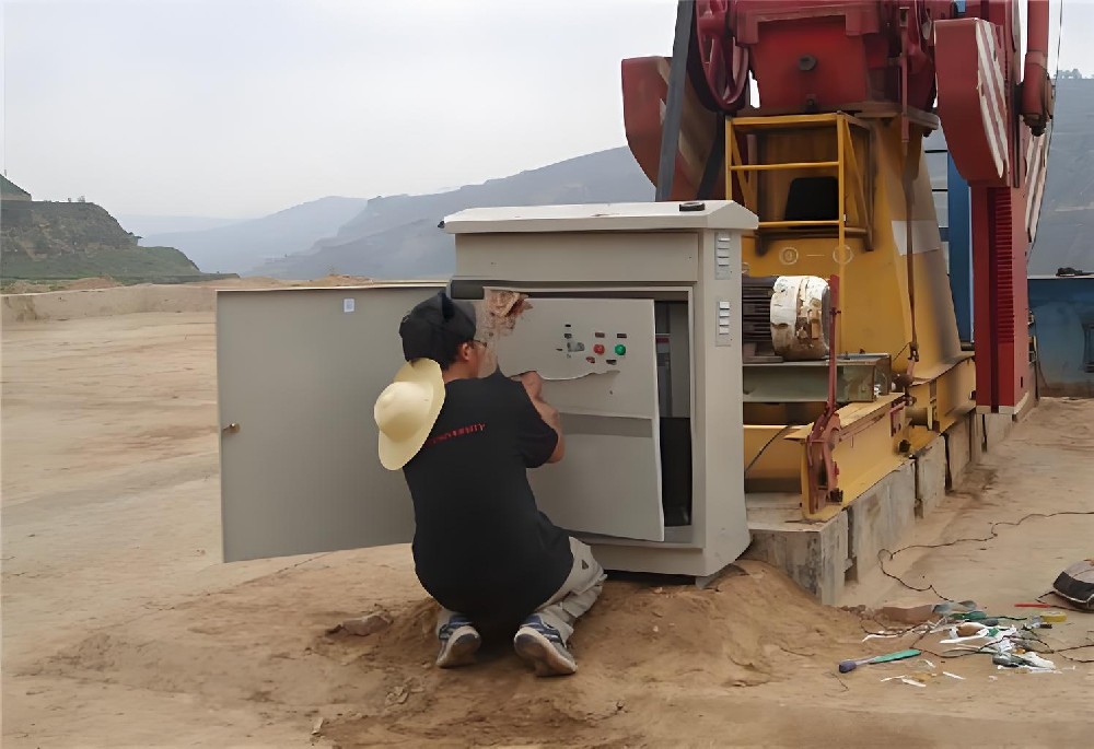 抽油機(jī)變頻控制系統(tǒng)